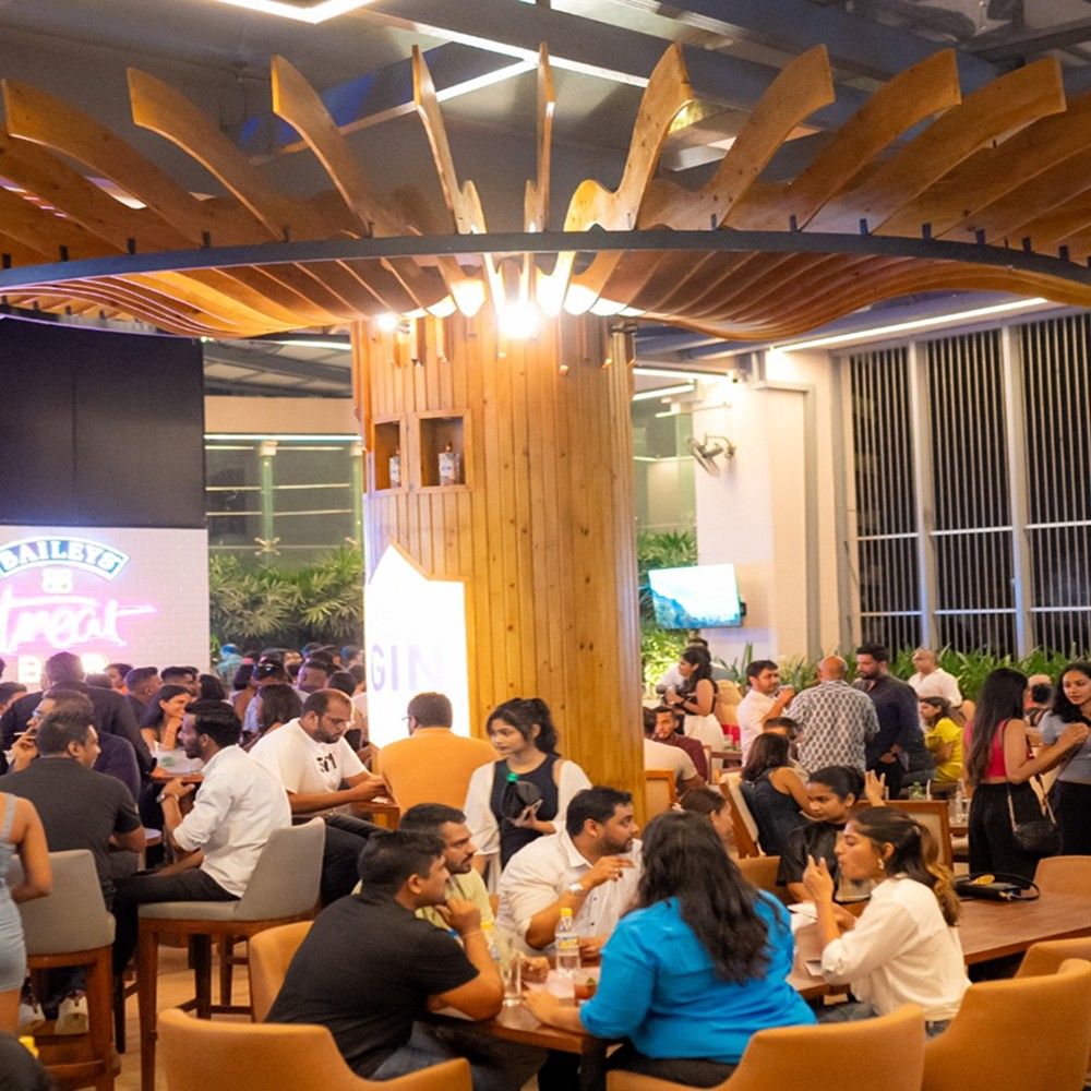 MAIN Sports Bar & Restaurant